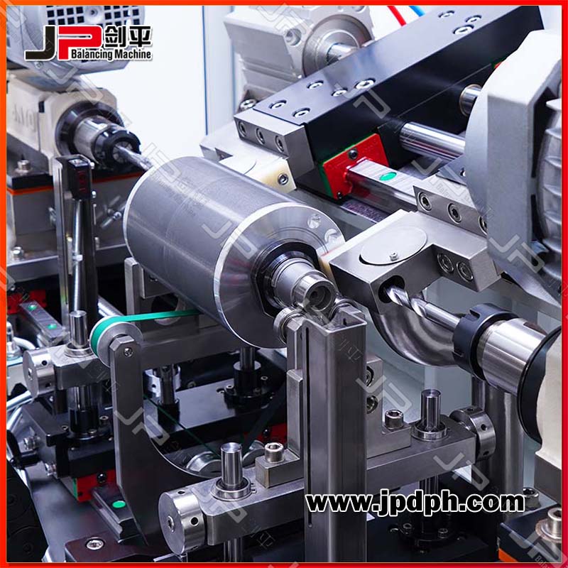 新能源電機(jī)轉(zhuǎn)子全自動(dòng)平衡機(jī)